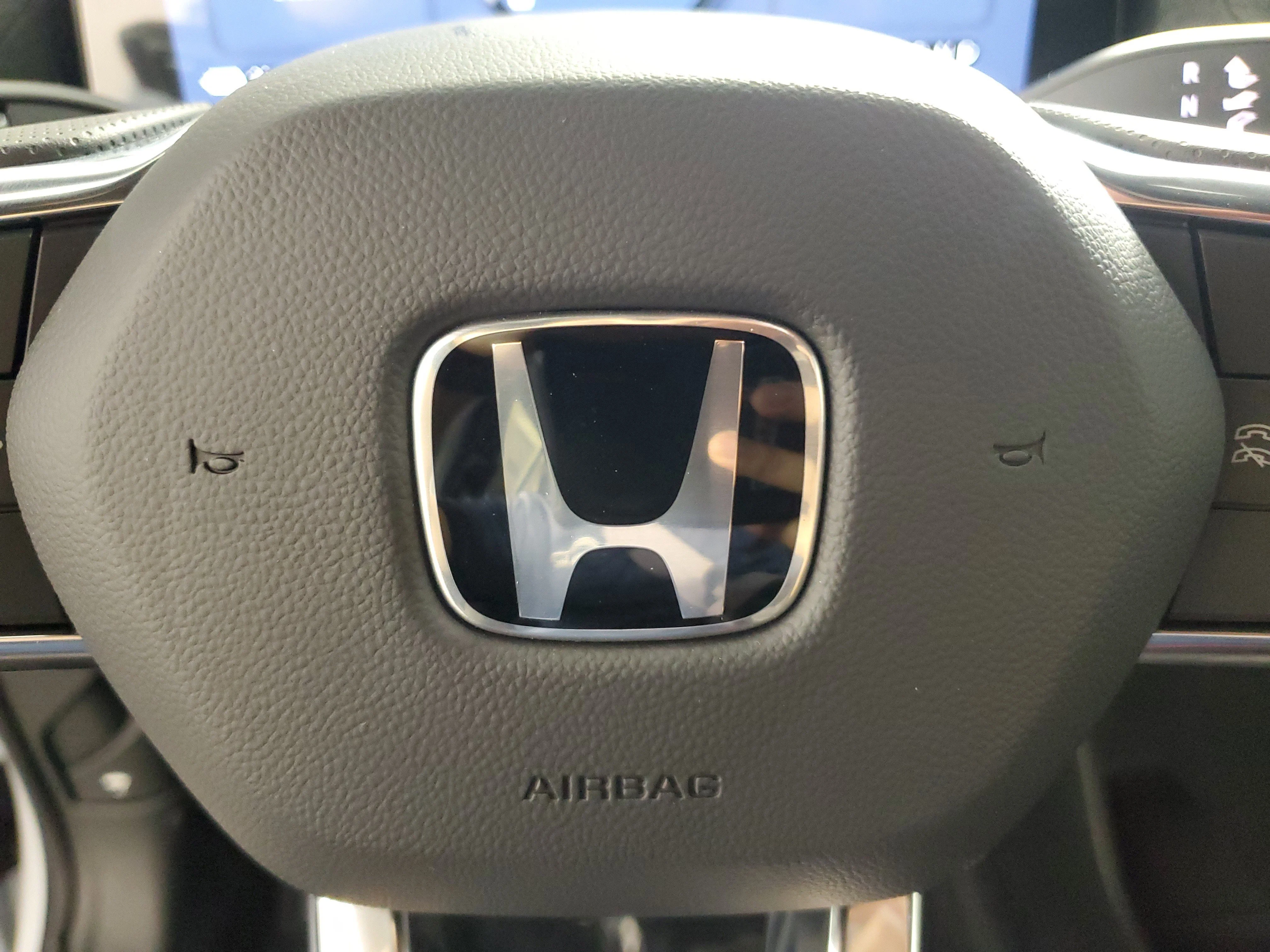 New 2026 Frostline White Pearl Honda AWD EX image 24