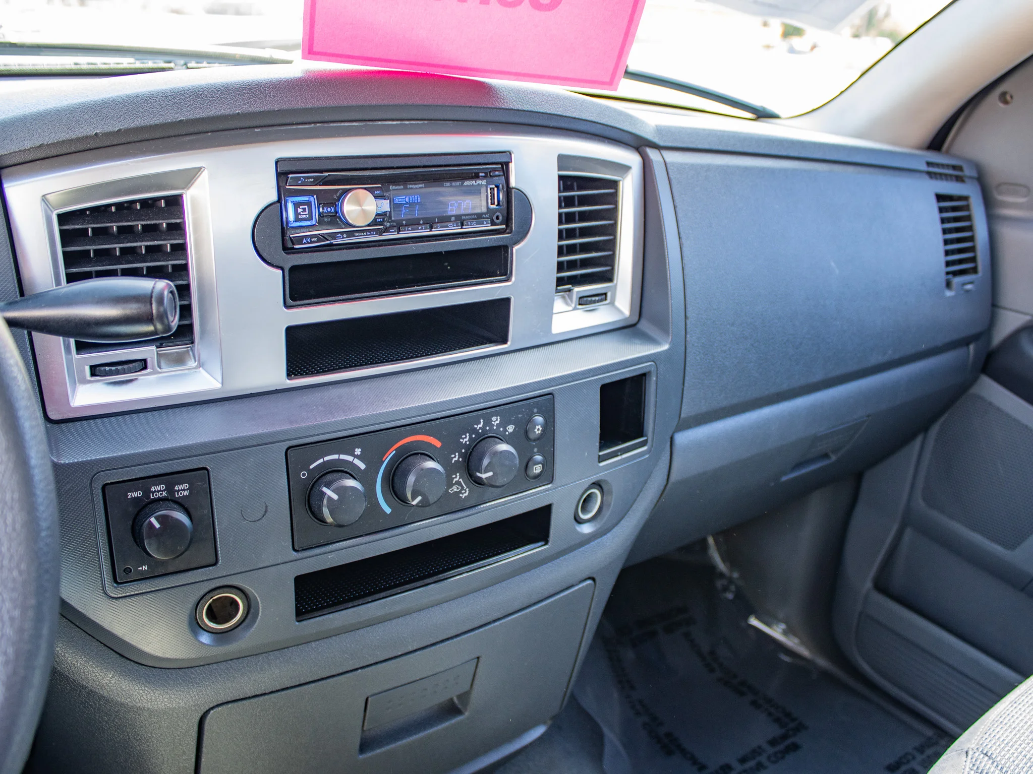 Used 2007  Dodge SLT image 35