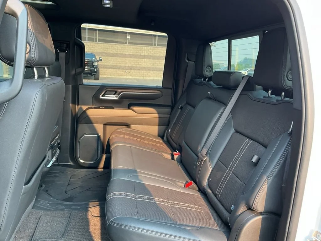 Used 2024 Summit White Chevrolet High Country image 22