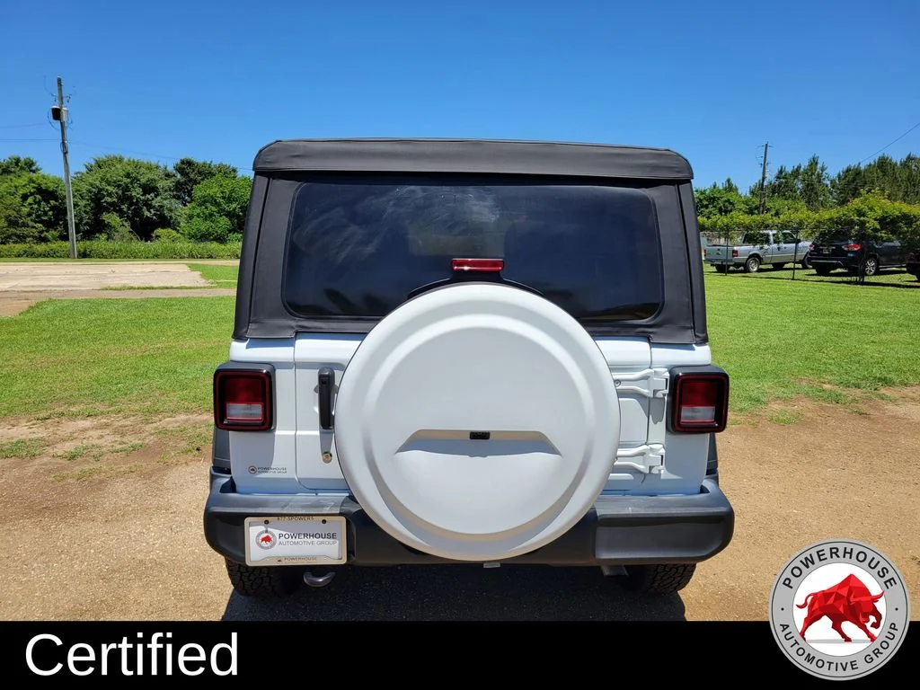 Used 2018 White Jeep Unlimited Sport image 4