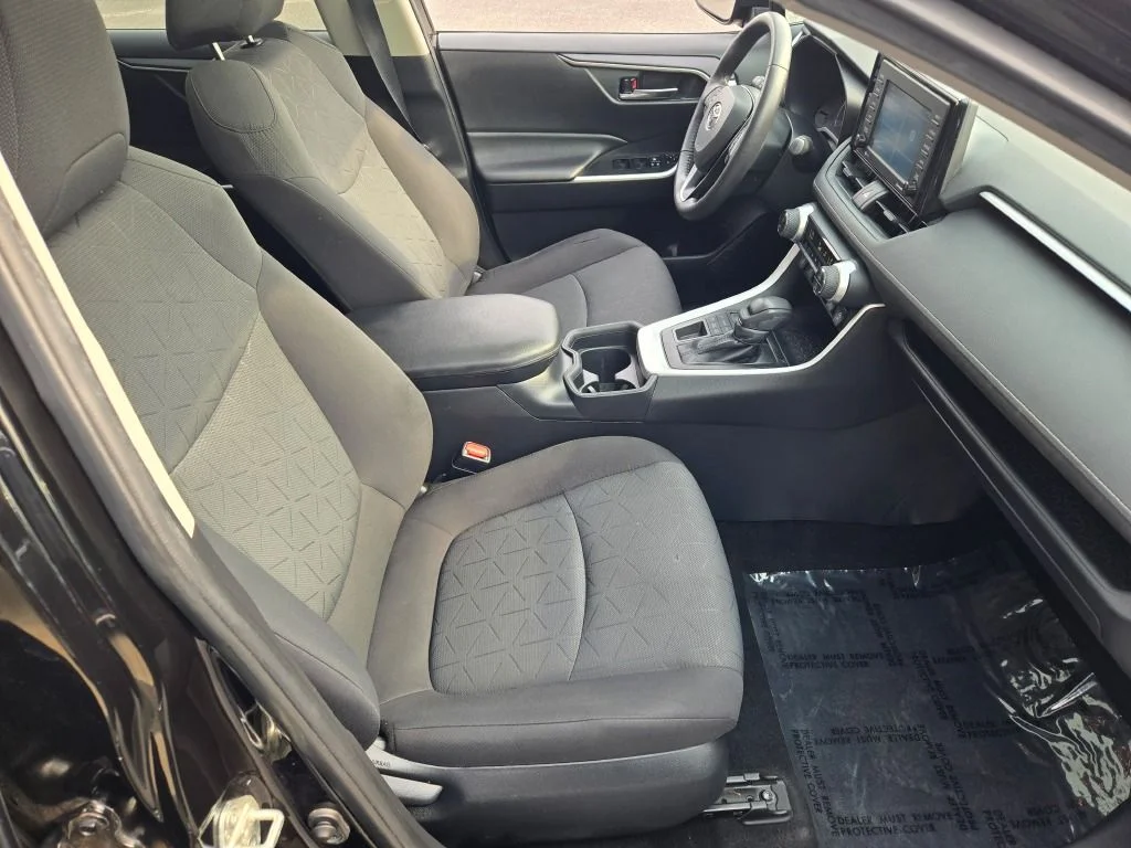 Used 2020 Midnight Black Metallic Toyota XLE image 7