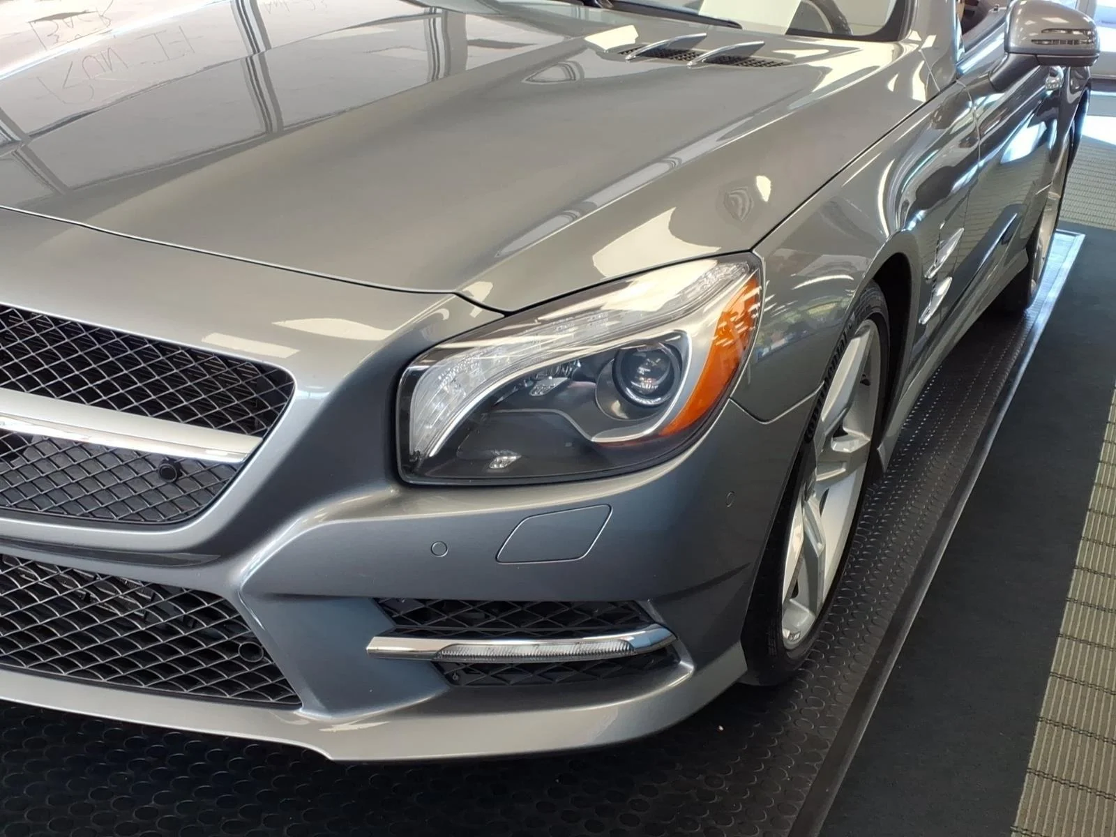 Used 2013 Palladium Silver Metallic Mercedes-Benz SL 550 image 16