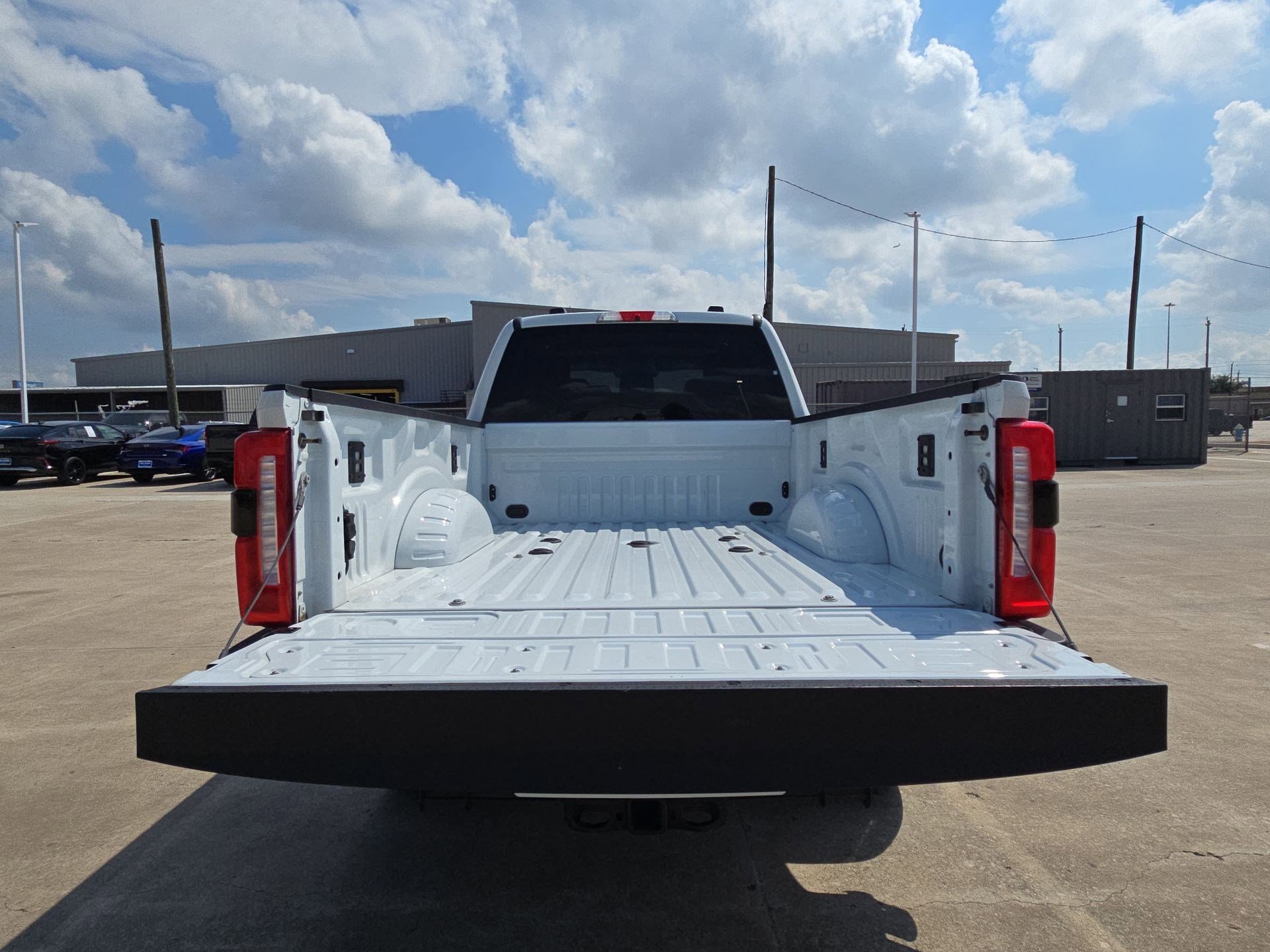 Used 2025 Oxford White Ford LARIAT image 29