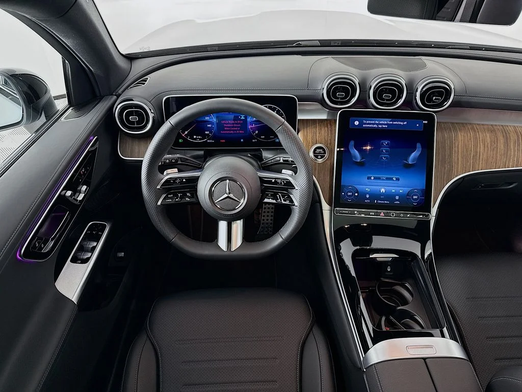 Certified Used 2026  Mercedes-Benz GLC 300 image 23