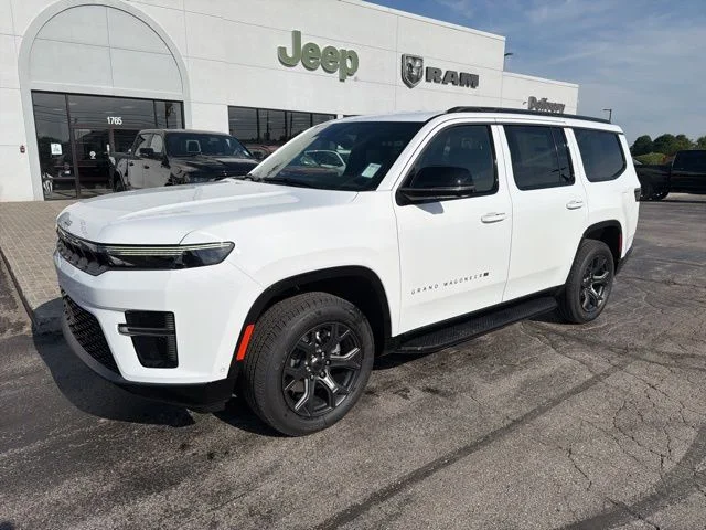 New 2026 Bright White Clear-Coat Exterior Paint Jeep Limited Altitude image 2