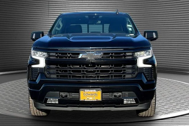 Used 2022 Black Chevrolet RST image 2