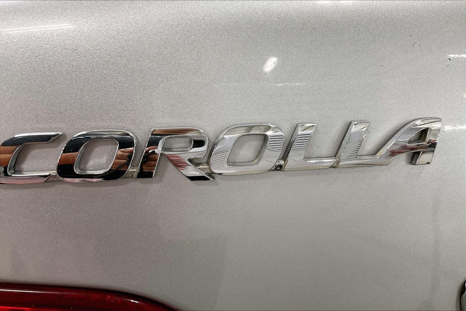 Used 2010 Classic Silver Metallic Toyota LE image 29