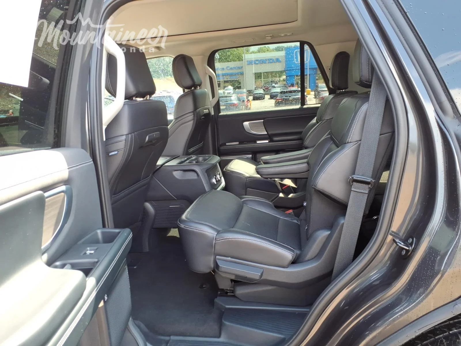 Used 2025 Dark Matter Gray Ford Platinum image 16