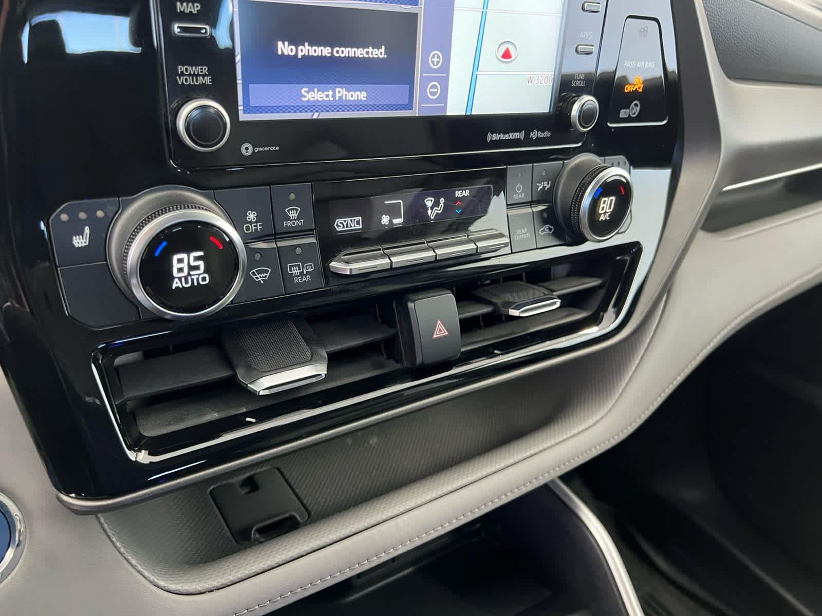 Used 2022 Magnetic Gray Metallic Toyota Hybrid XLE image 18