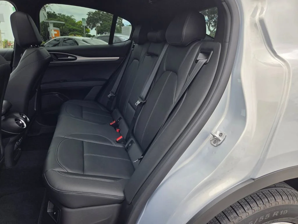 New 2025 Moonlight Gray Metallic Alfa Romeo Base image 19