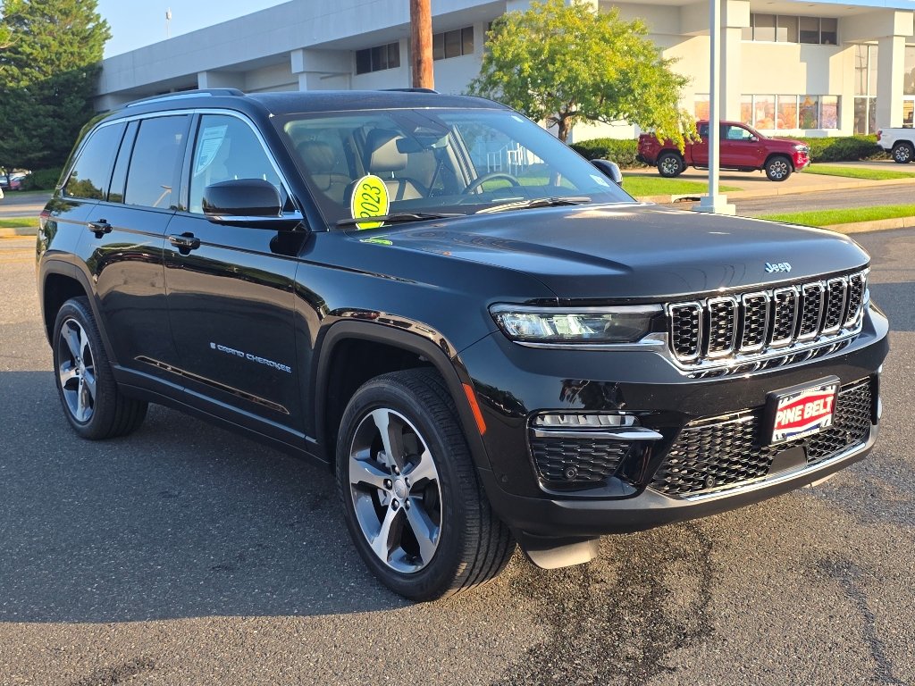Used 2023 Diamond Black Crystal Pearl Coat Jeep 4xe image 9