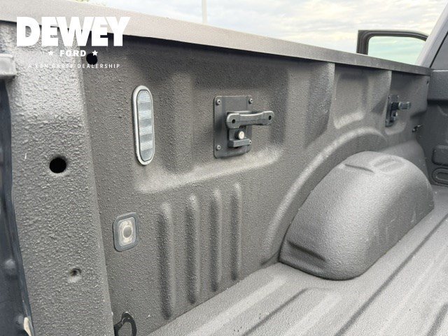 Used 2016 Shadow Black Ford XLT image 33