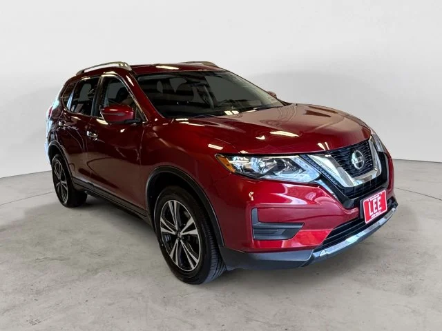 Used 2020 Red Nissan SV image 8