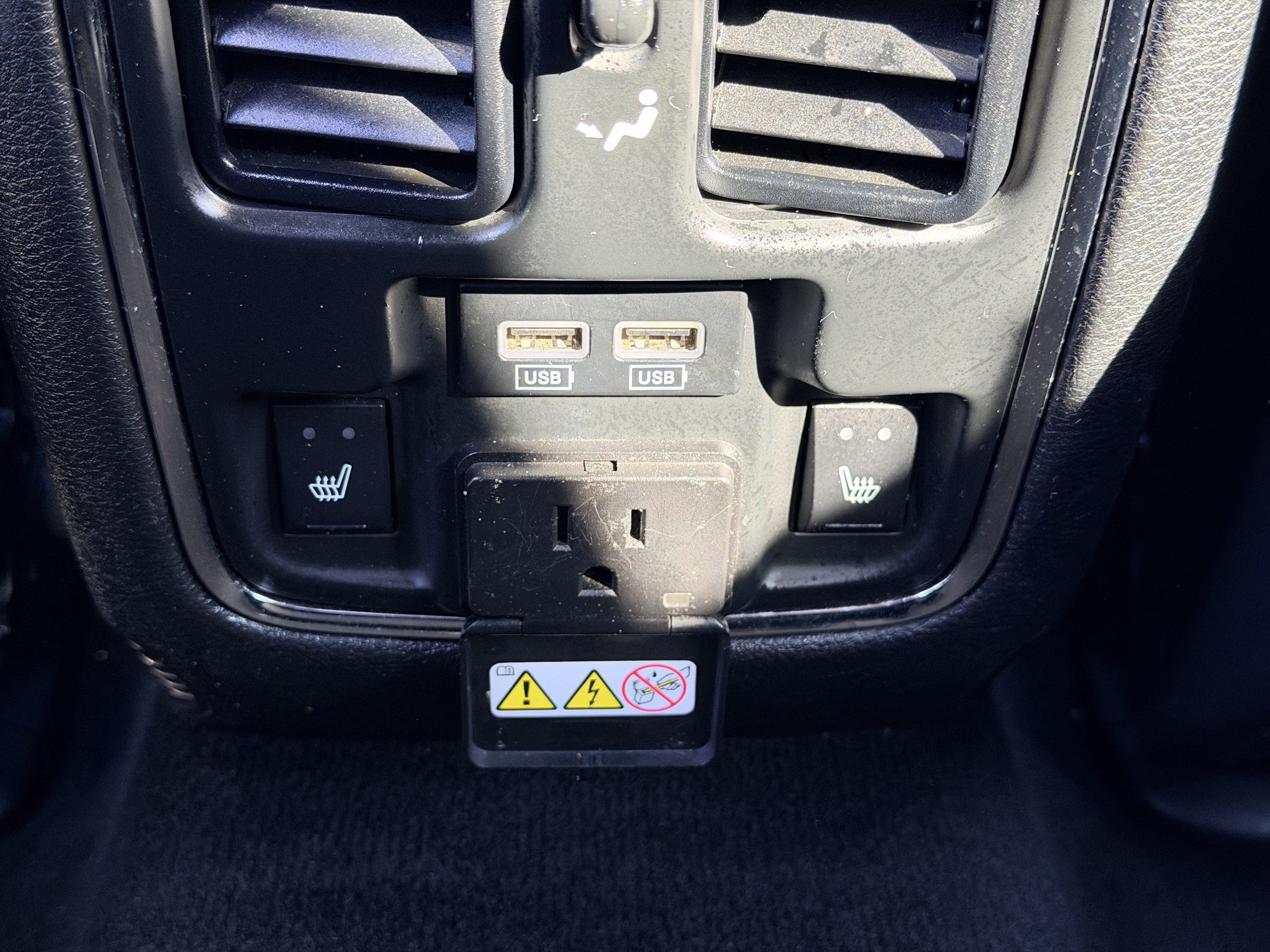 Used 2014 Silver Jeep Limited image 20