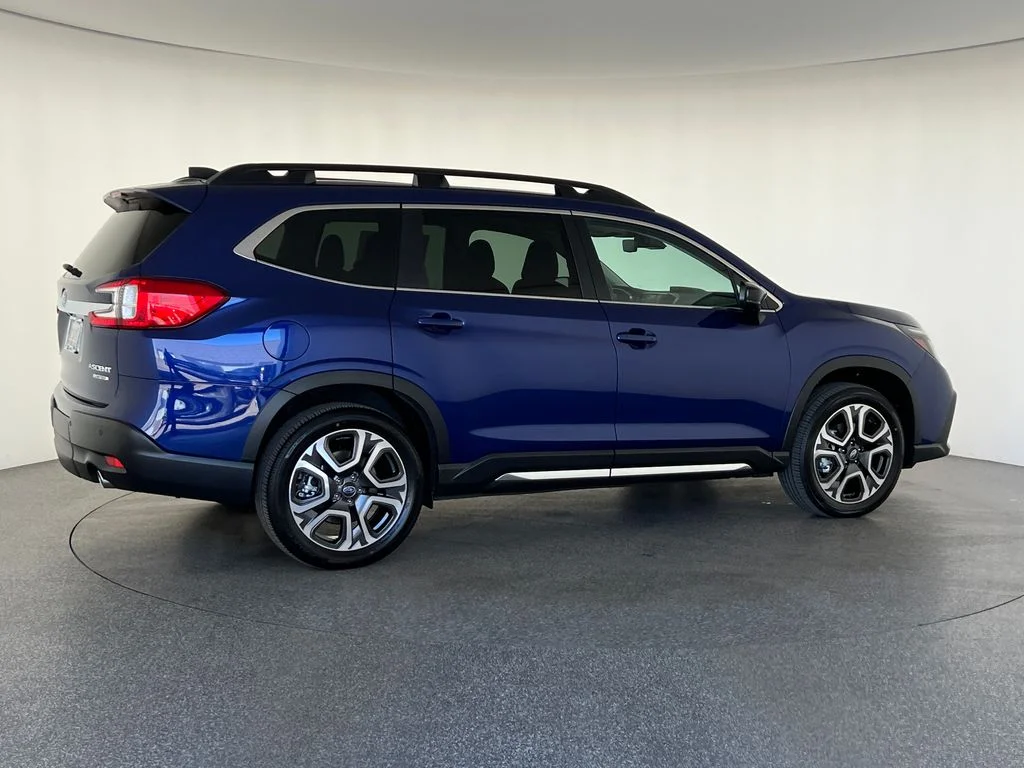 New 2026 SAPPHIRE BLUE PEARL Subaru Limited 7-Passenger image 4