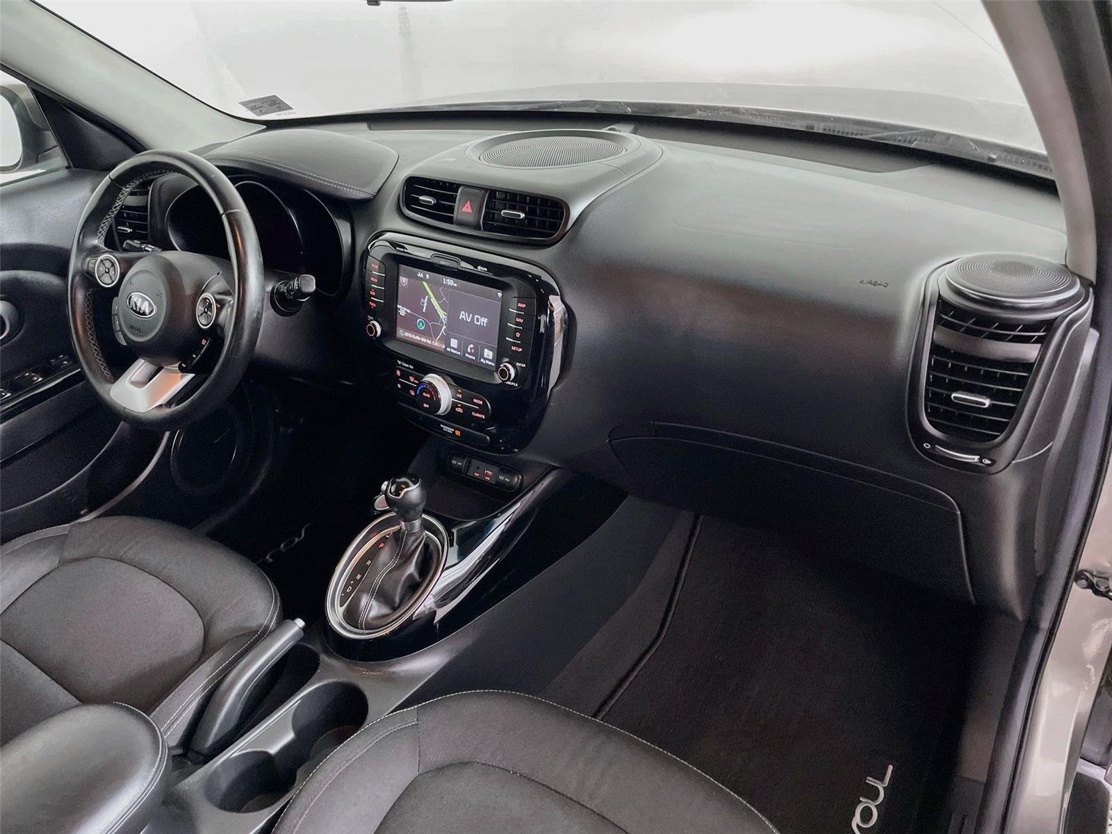 Used 2018 Titanium Gray Kia + image 29
