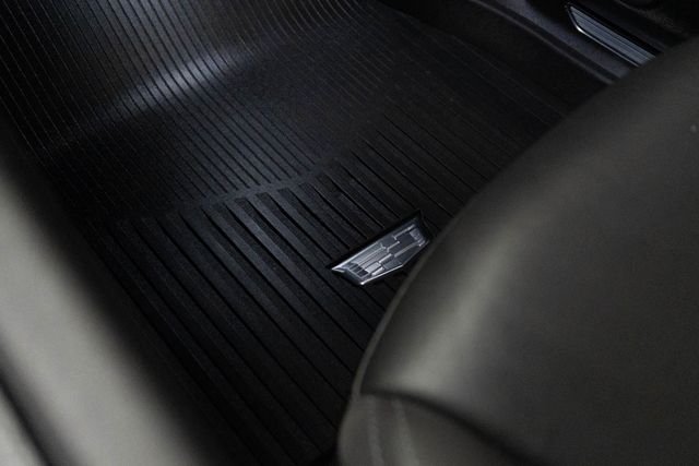 Used 2020 Black Cadillac Sport image 36