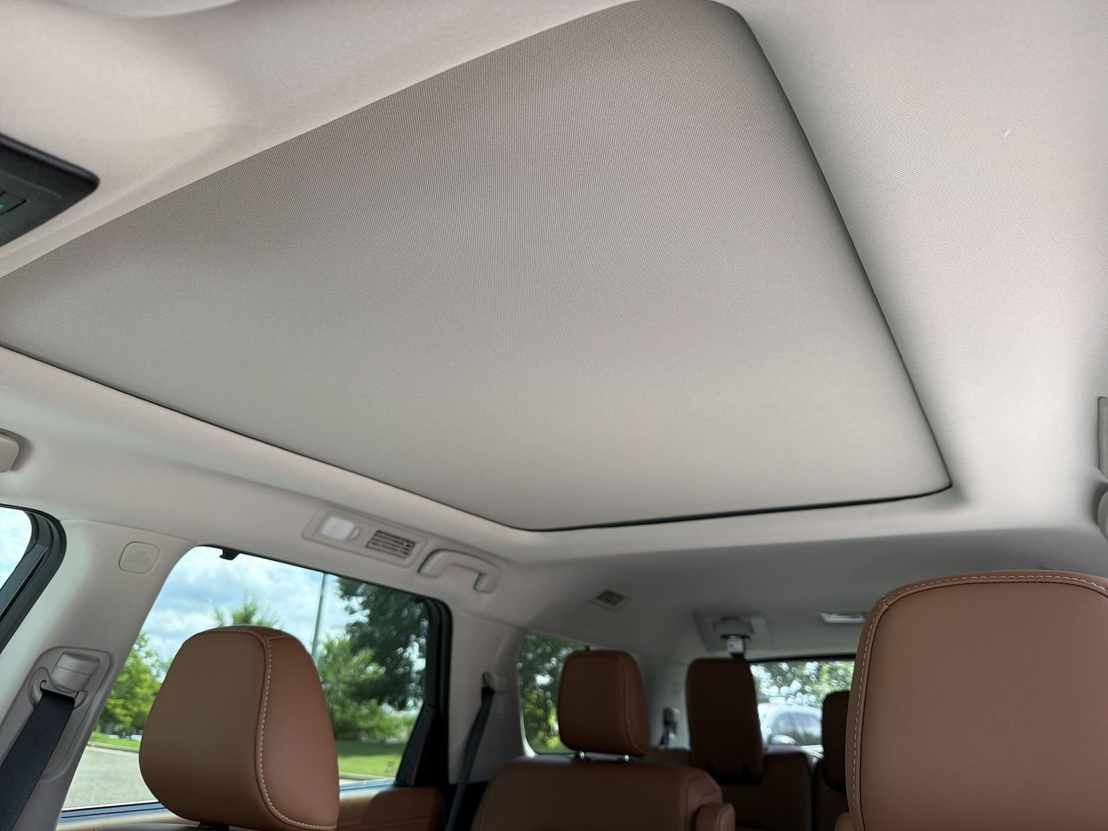 New 2026 White Nissan Platinum image 5