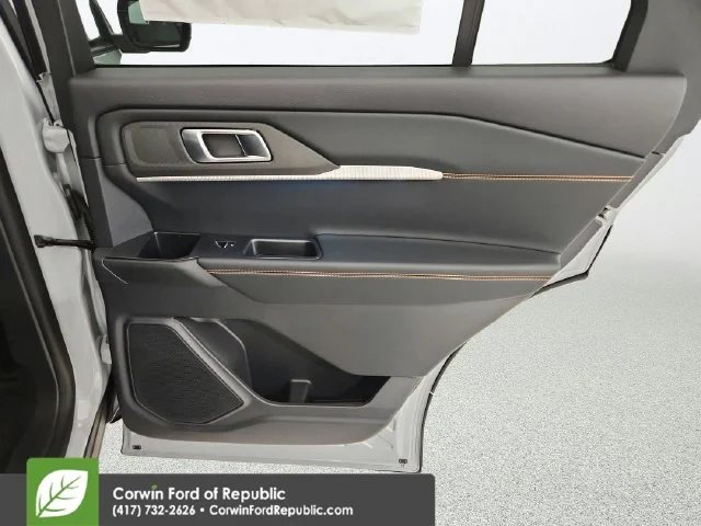 New 2026 Space White Metallic Ford Tremor® image 29