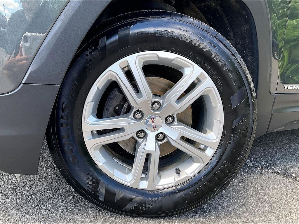 Used 2018 Gray GMC SLE image 22