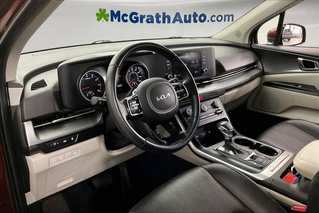 Used 2022 Red Kia LXS image 17