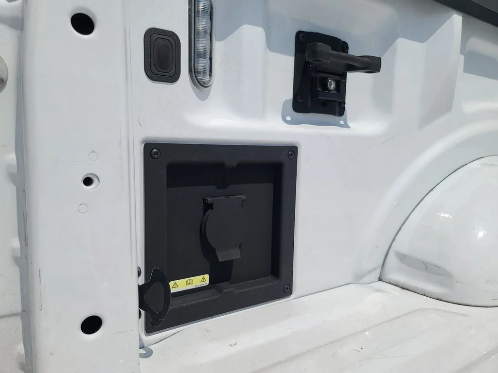Used 2021 White Ford Lariat image 32