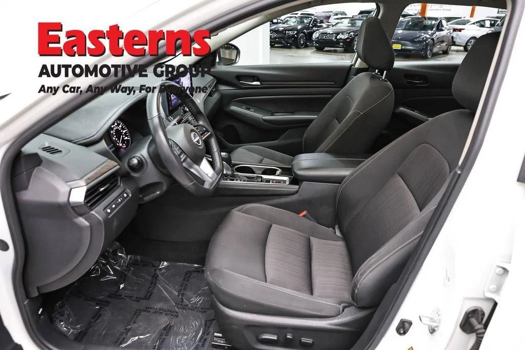 Used 2024 White Nissan 2.5 SV image 16