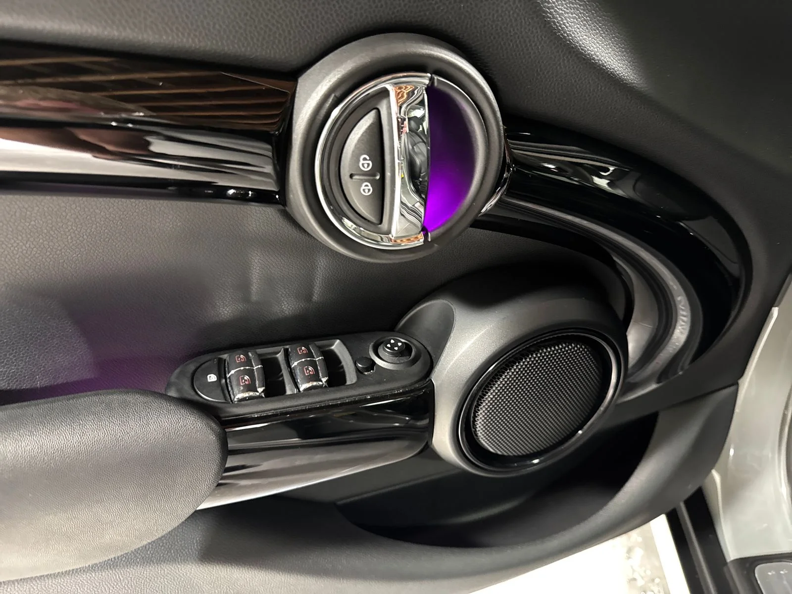 Used 2019 Gray Metallic MINI Signature image 16