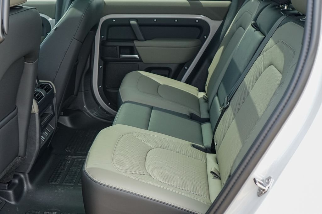 New 2026 Borasco Grey Metallic Land Rover S image 24