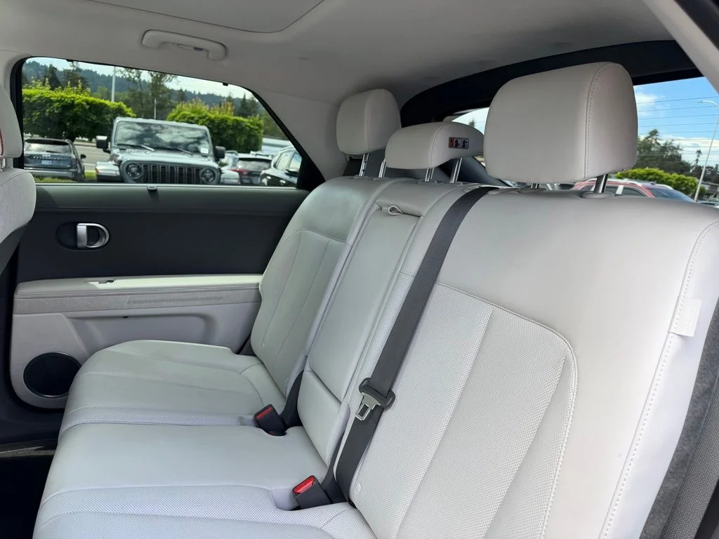 Used 2024 Digital Teal Hyundai Limited image 30