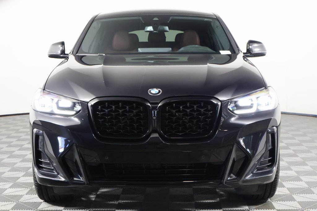 Used 2024 Black Sapphire Metallic BMW xDrive30i image 2
