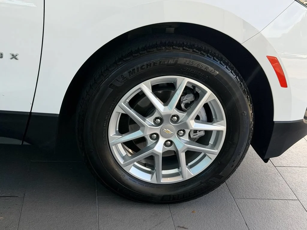Used 2024 Summit White Chevrolet LS image 9