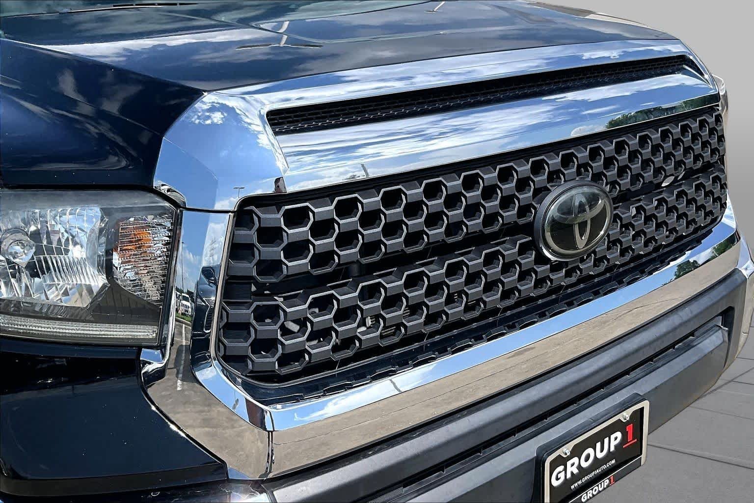 Used 2021 Midnight Black Metallic Toyota SR5 image 28
