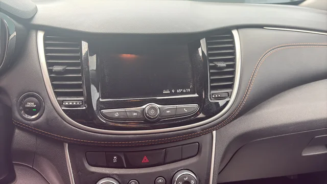 Used 2019 White Chevrolet LT image 18