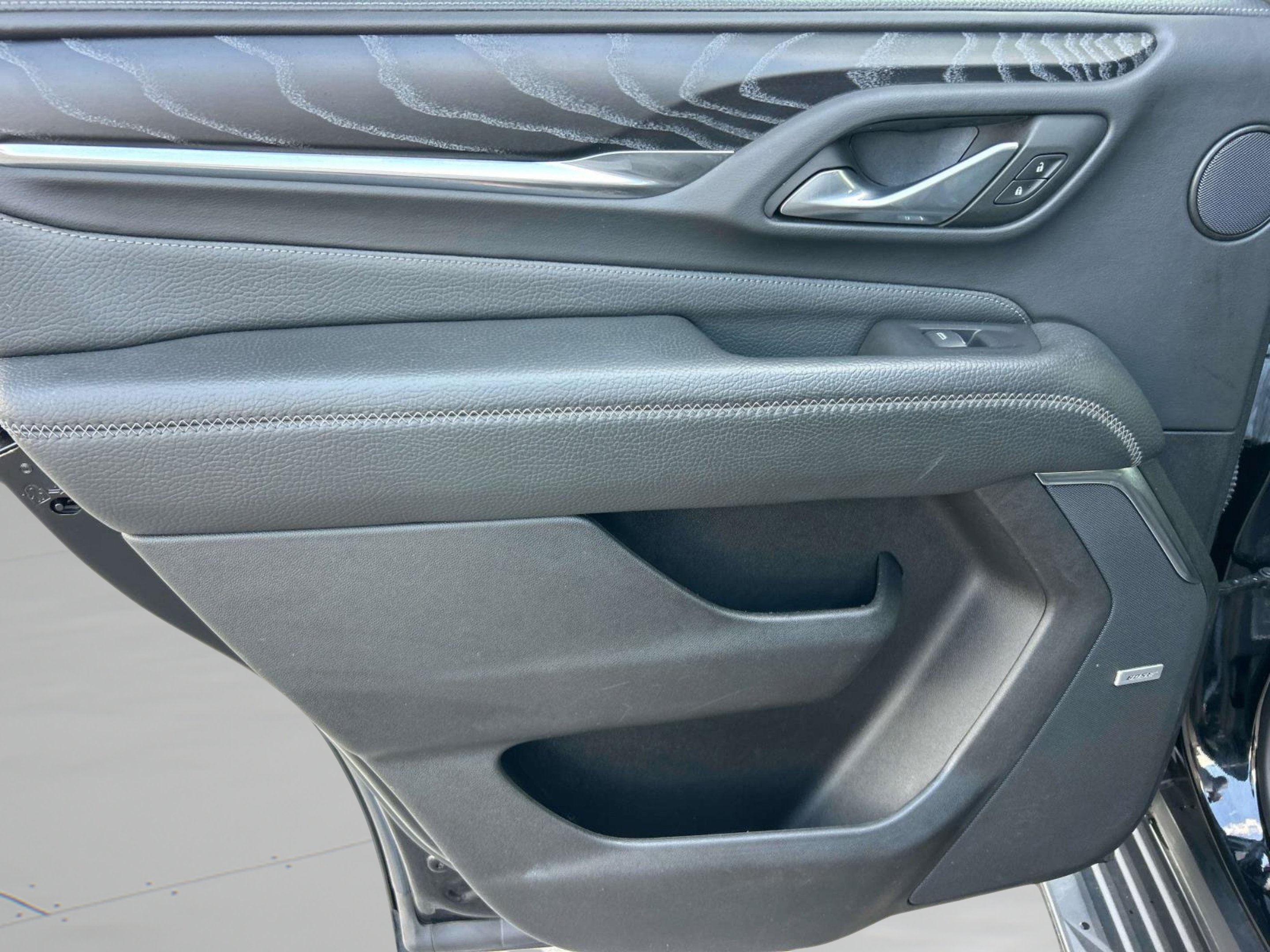 Used 2023 Onyx Black GMC Denali image 16