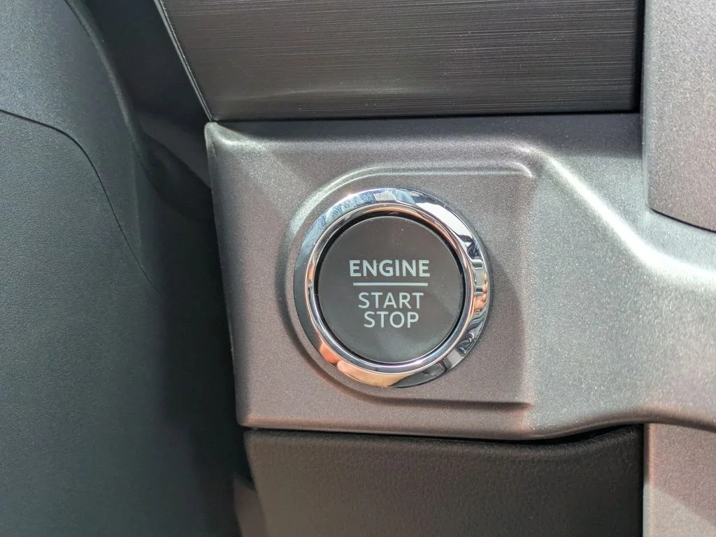 New 2026 Oxford White Ford XLT image 33