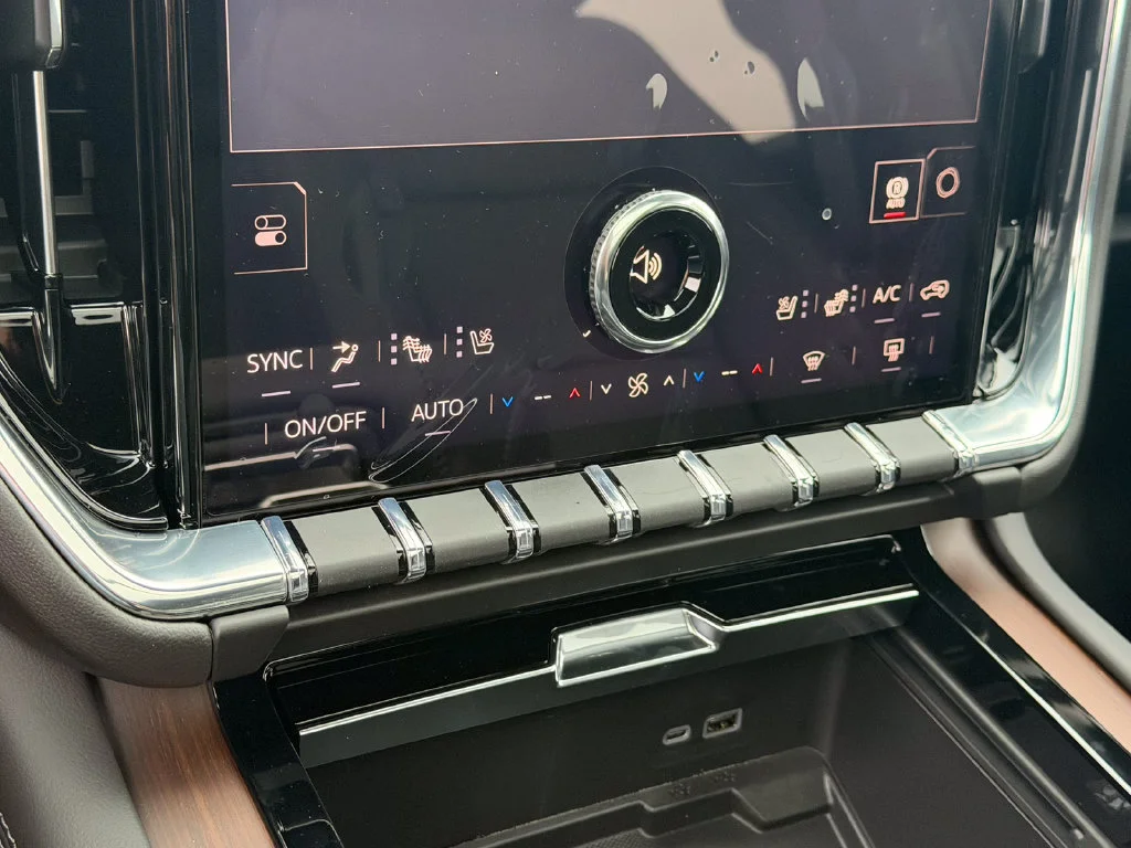 2026 GMC Yukon Denali - Photo 46