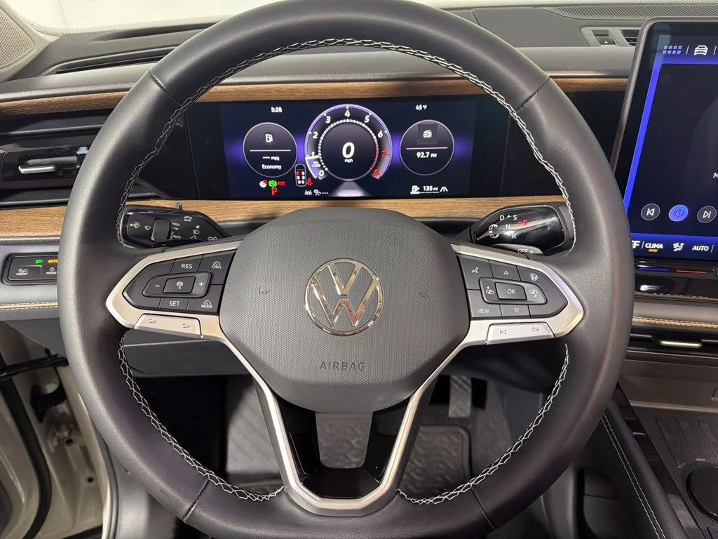 New 2027 Beige/tan Volkswagen SE w/Technology image 14