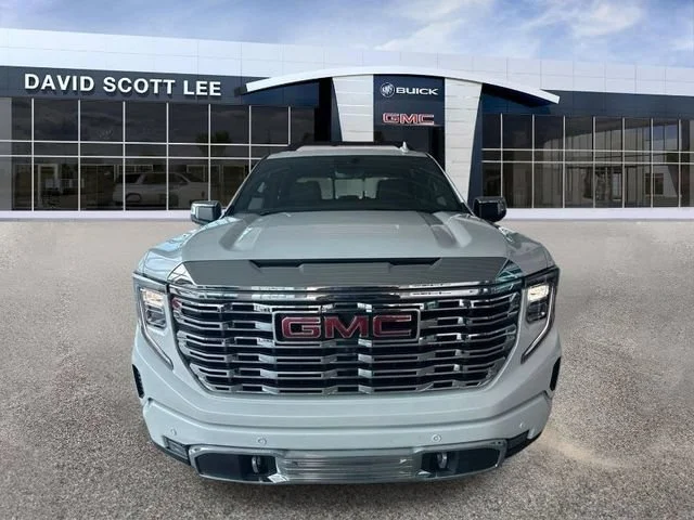 Used 2023 WHITE FROST TRICOAT GMC Denali image 2
