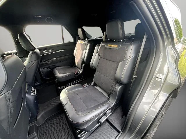 New 2026 Carbonized Gray Metallic Ford Tremor® image 56