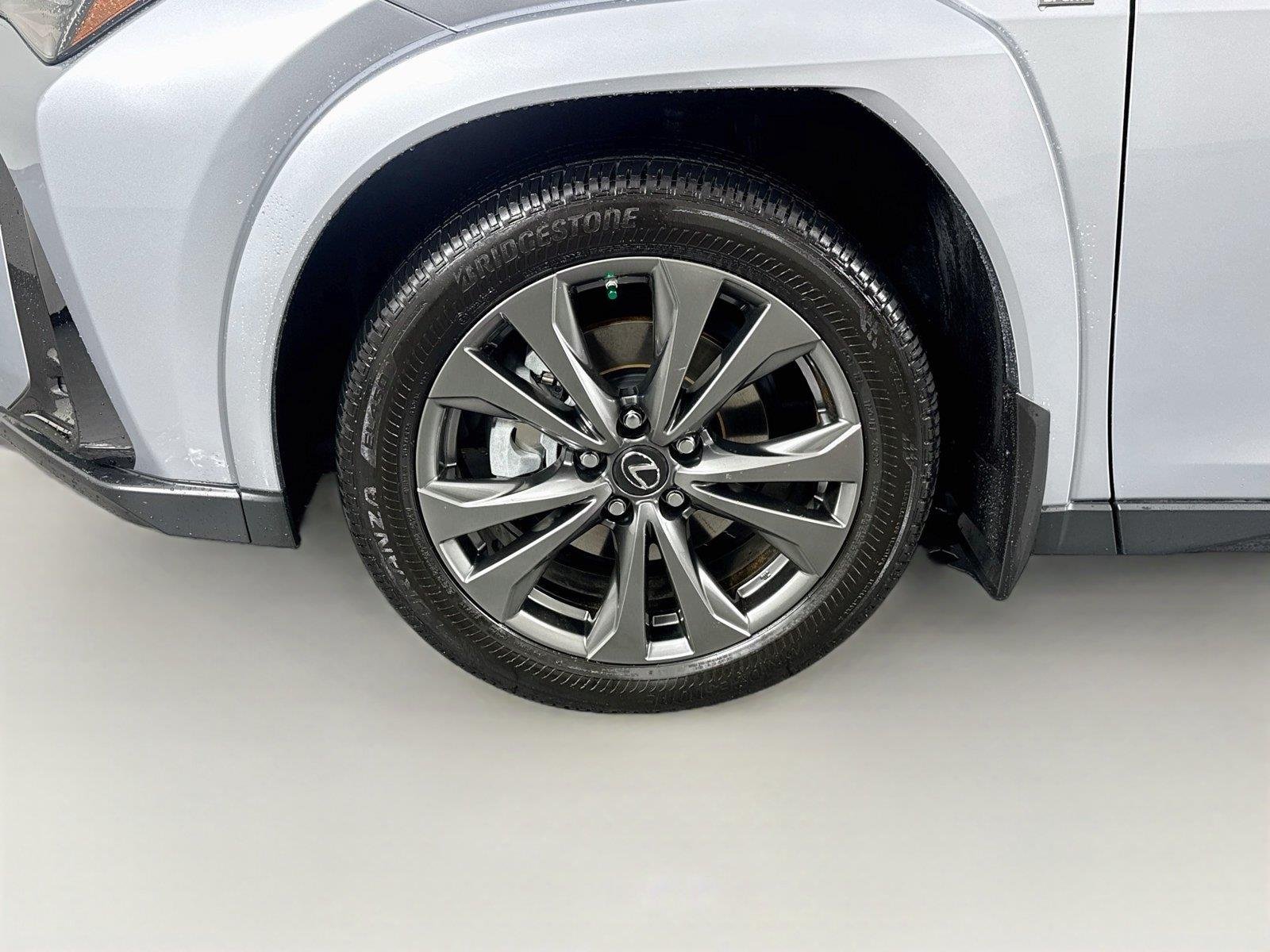 Used 2024 Iridium w/ Obsidian Roof Lexus UX 250h F SPORT Handling image 48