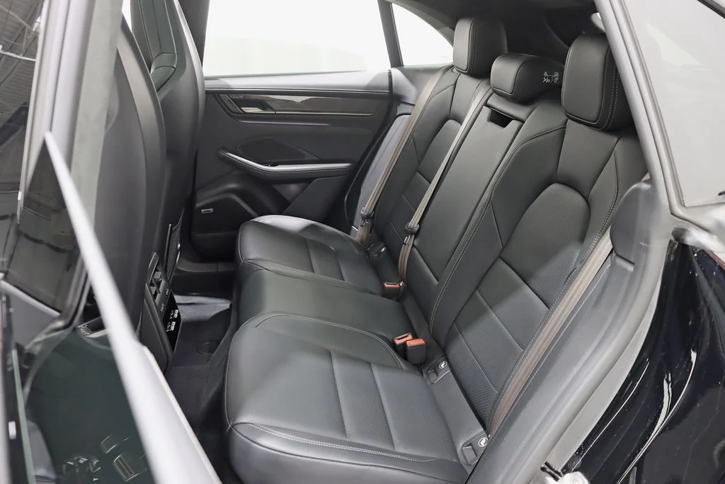 2025 Porsche Macan Electric Turbo