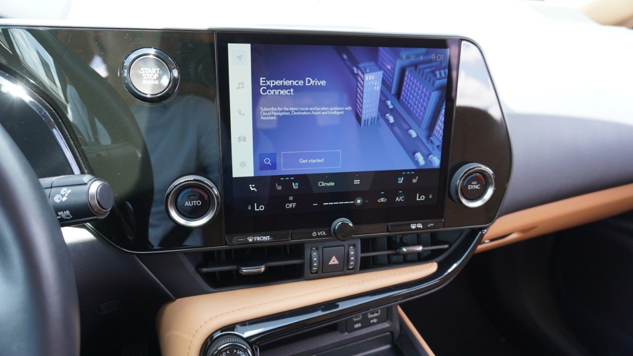 Certified Used 2025 EMINENT WHITE PEARL Lexus NX 350 Premium image 16