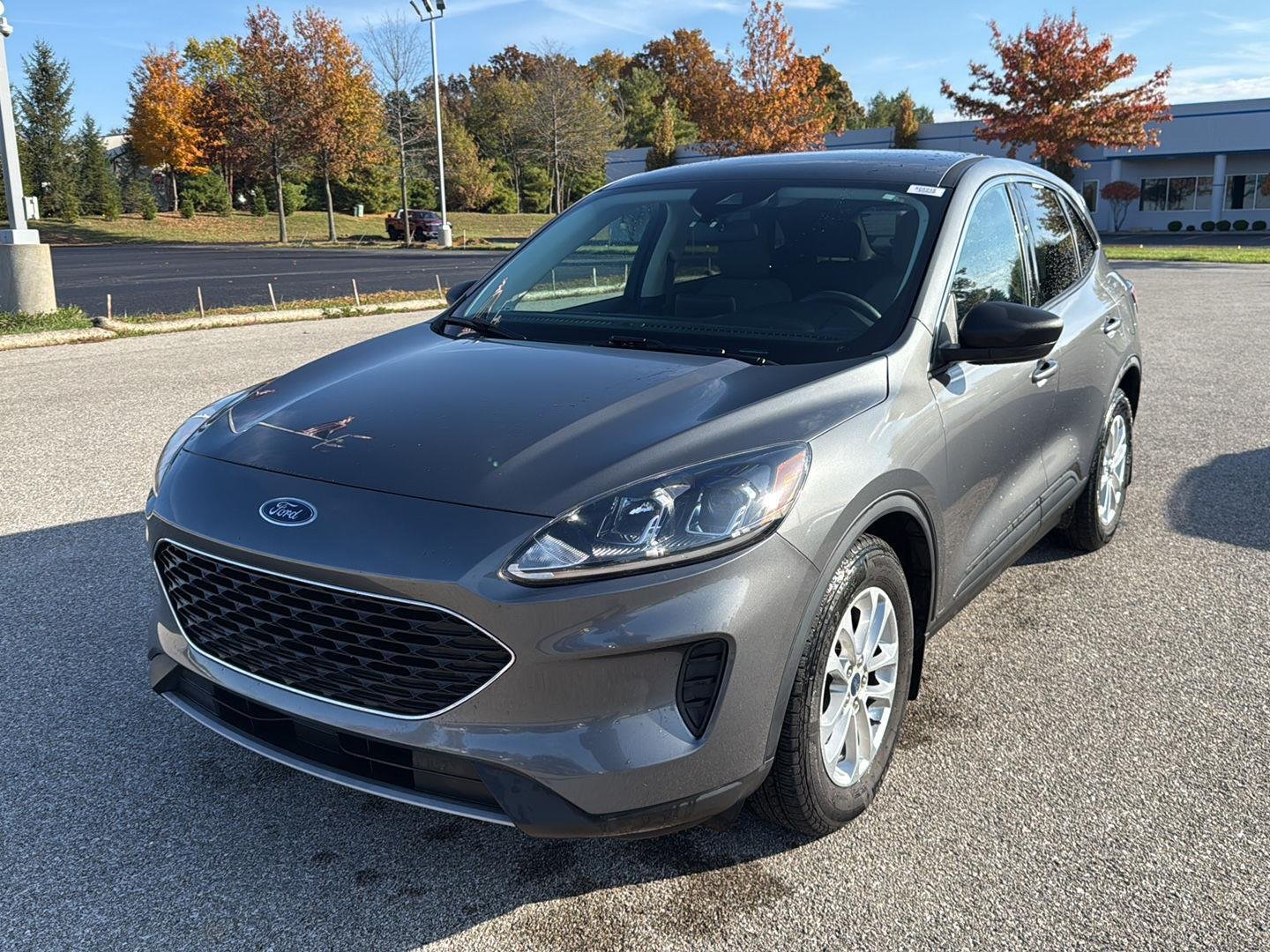 2022 Ford Escape SE photo 2