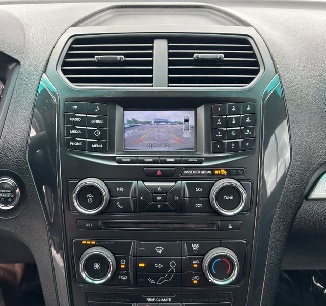 Used 2017 Gray Ford XLT image 16