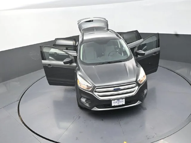 Used 2018 Gray Ford SE image 29
