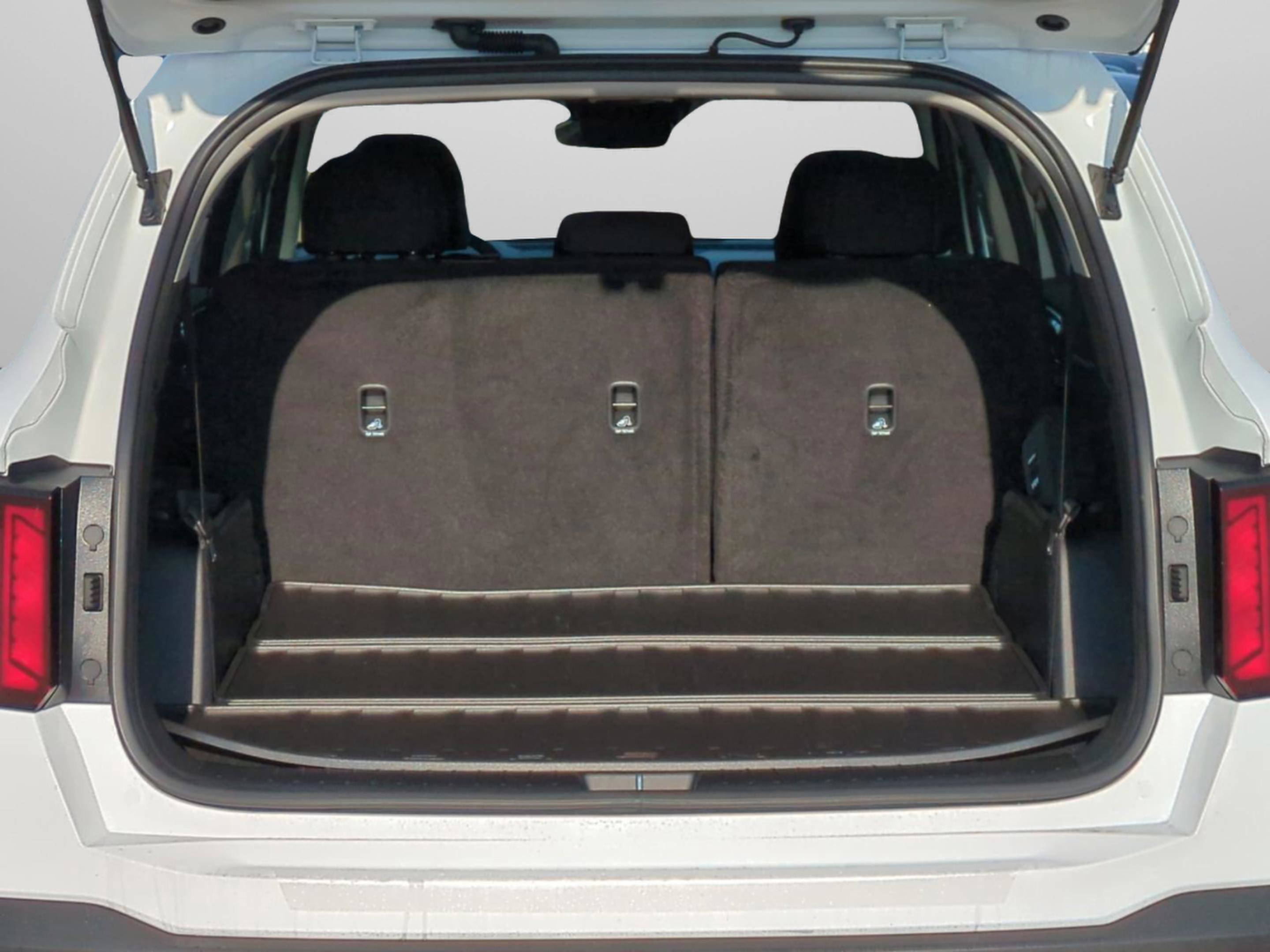 New 2026 Glacial White Pearl Kia LX image 30
