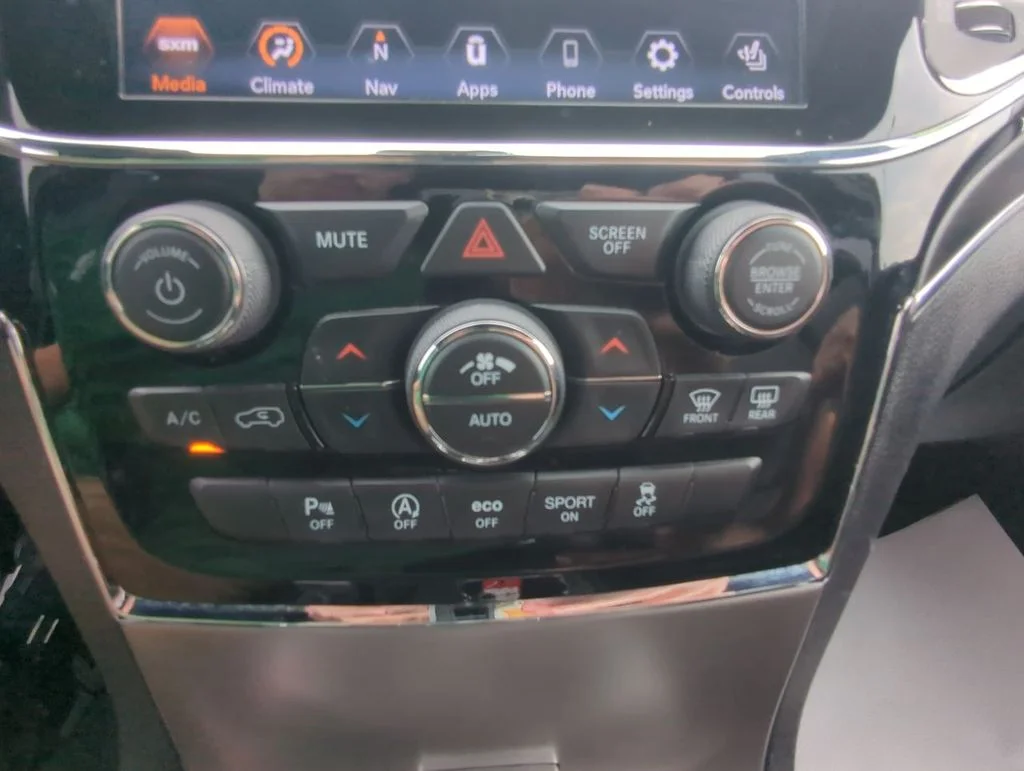 Used 2020 Gray Jeep Limited image 20