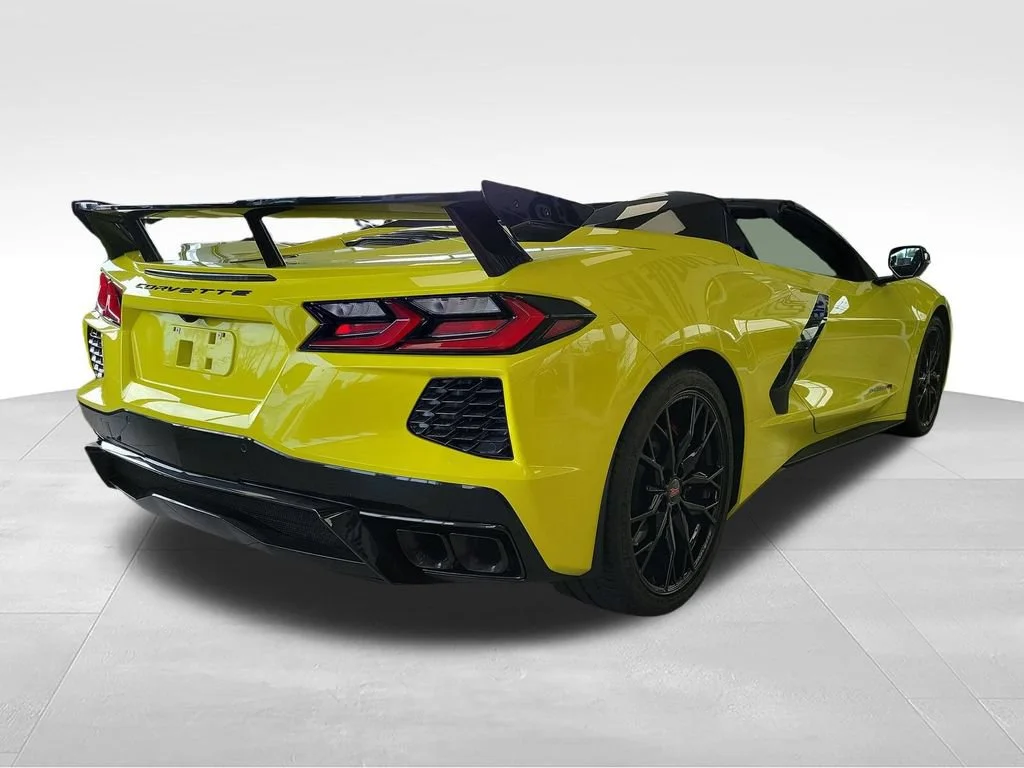 Used 2023 ACCELERATE YELLOW METALLIC Chevrolet 3LT image 9