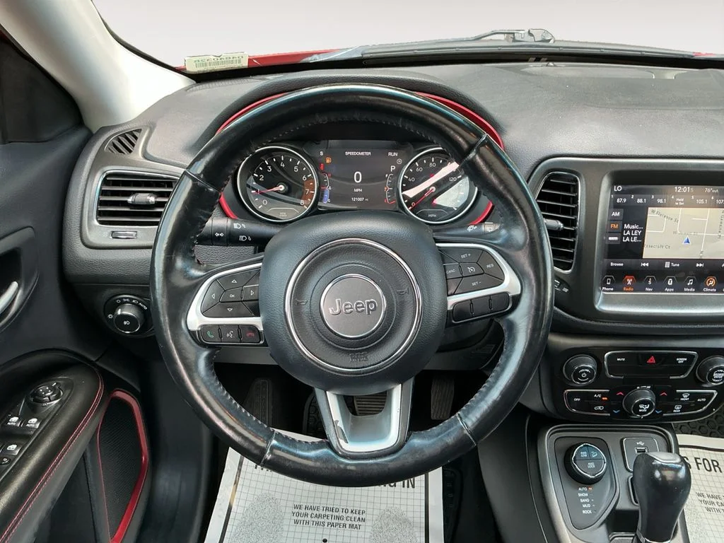 Used 2018 Orange Jeep Trailhawk image 13